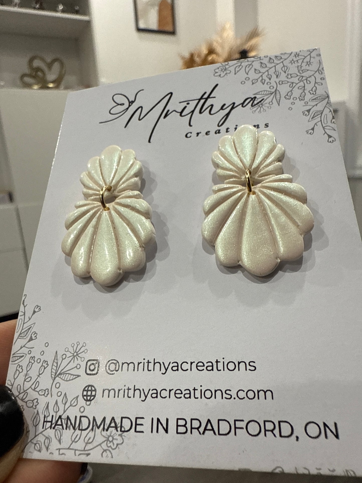 Shell earrings