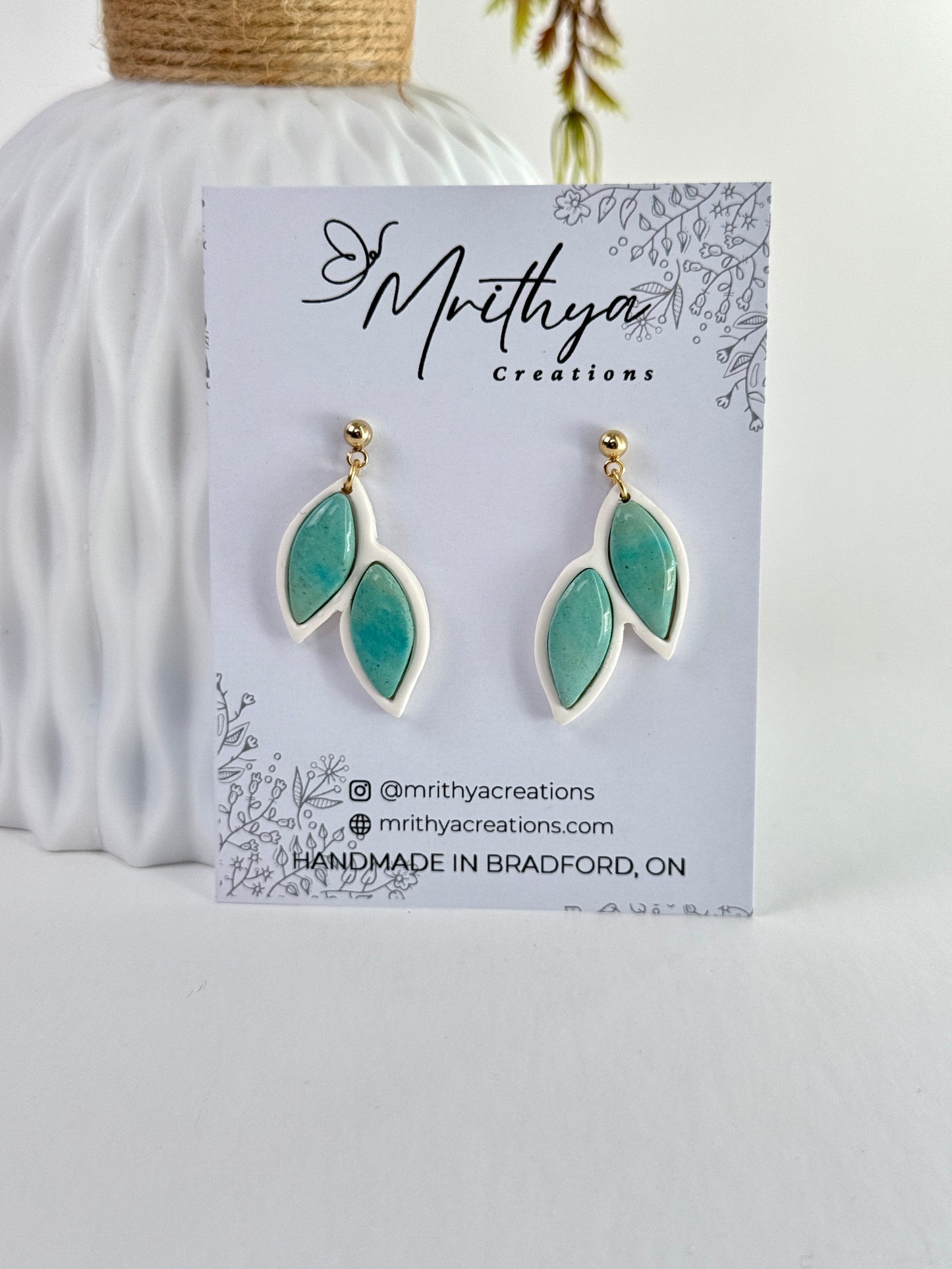 Bezel turquoise earring