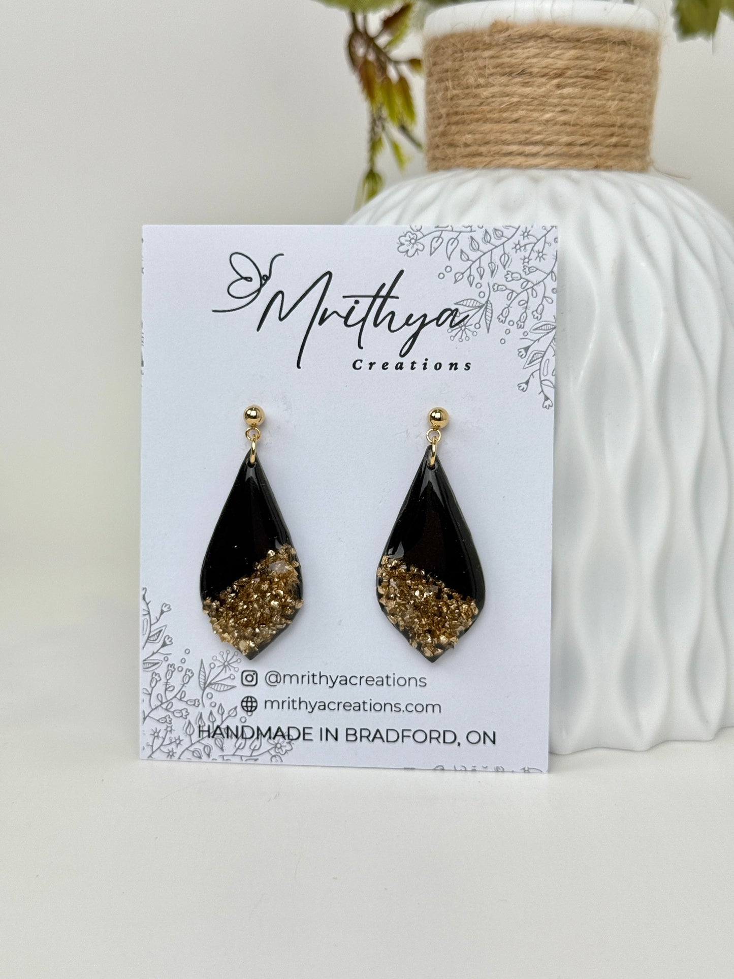 Black w crushed glass