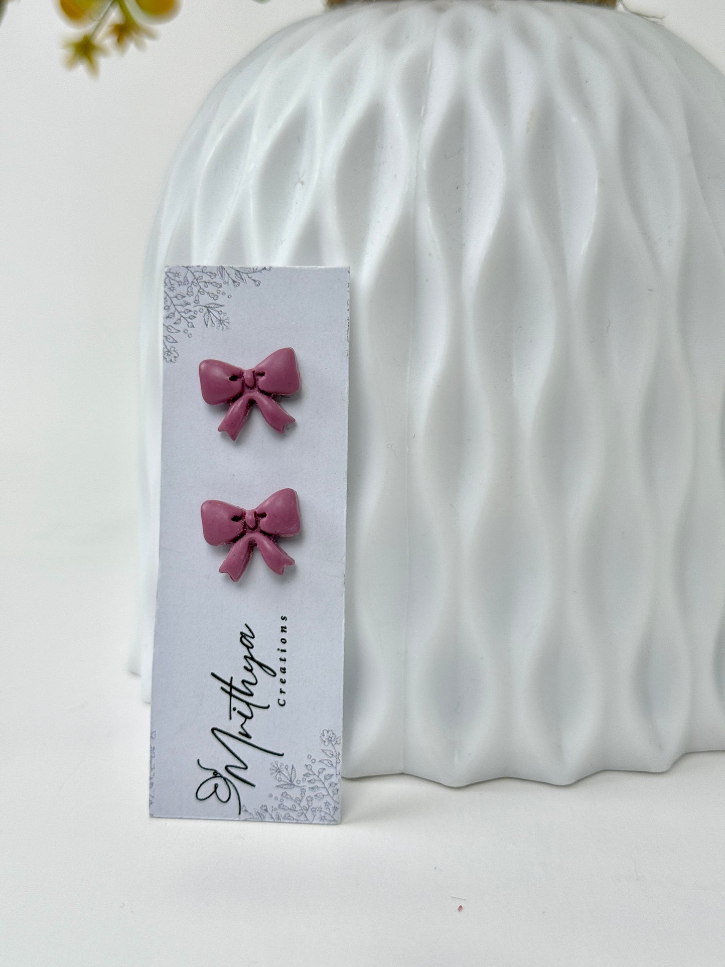 Bow stud