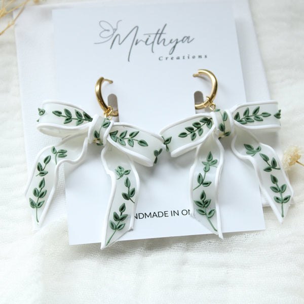 Leafy Sheer white bow