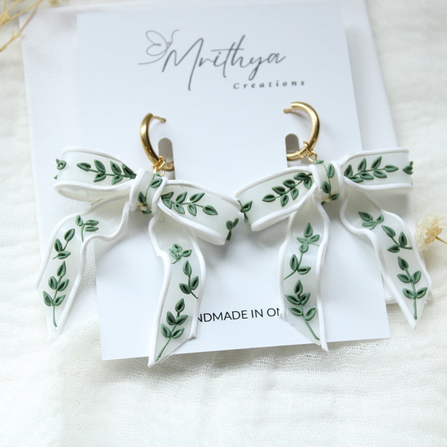 Leafy Sheer white bow