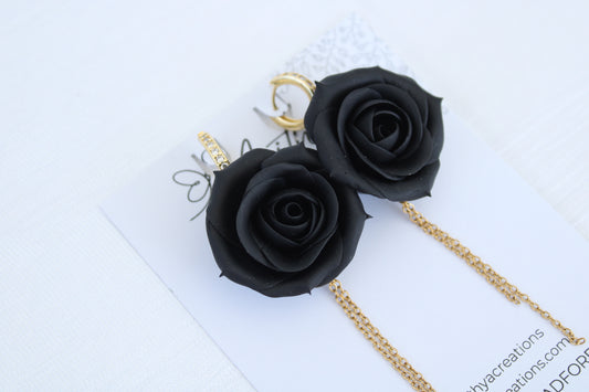 Small Black roses statement