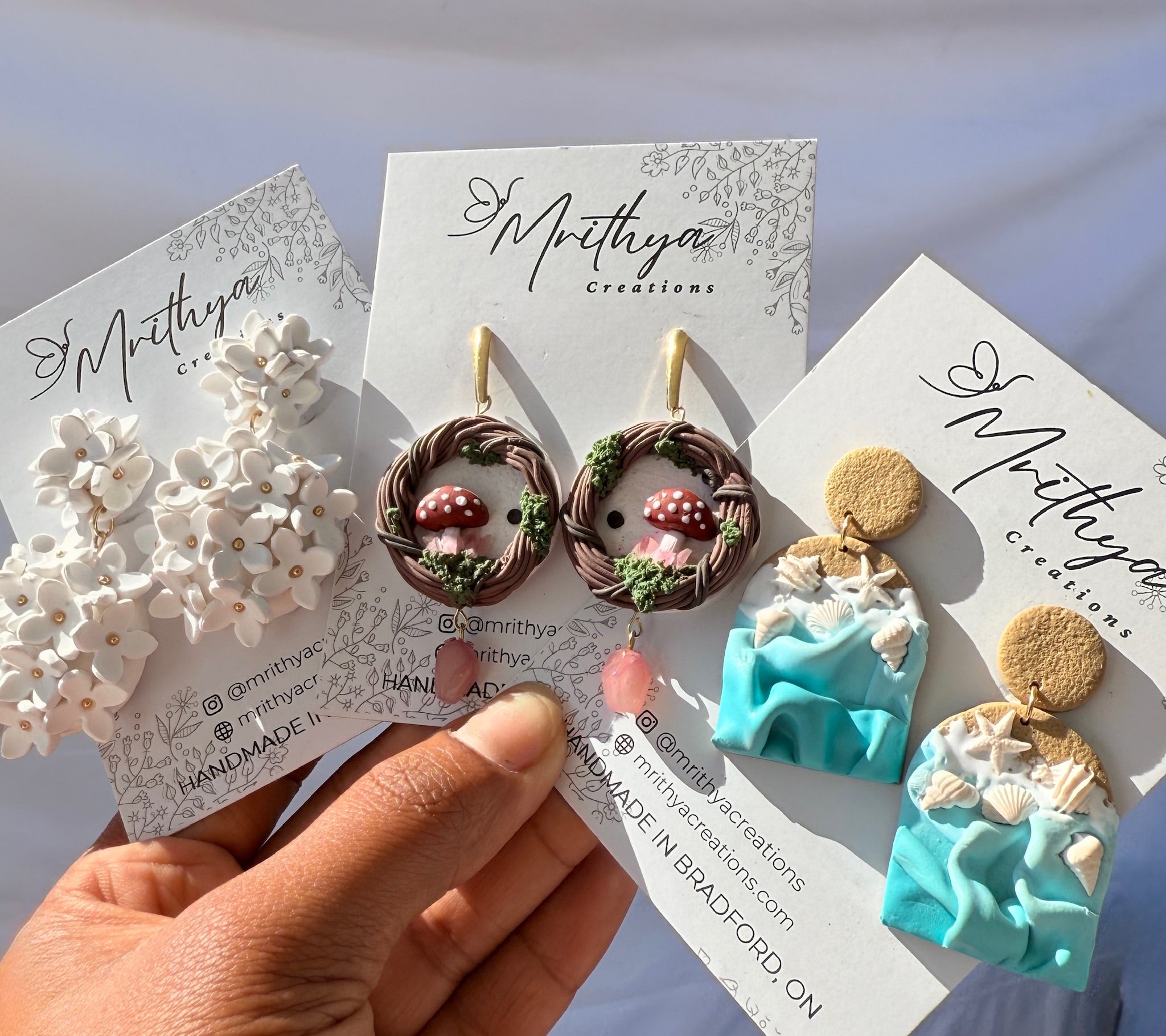 milet アートワークキーホルダー　コレクション1 About MC – Mrithya Creations