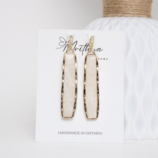 Pearl Elongated rect earring