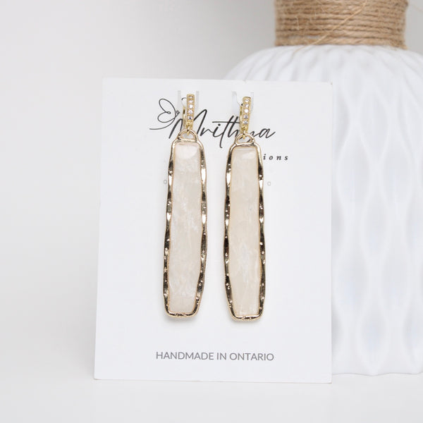 Pearl Elongated rect earring