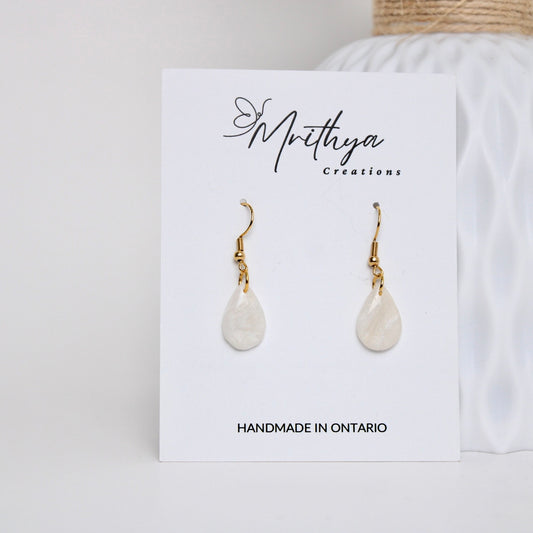 Pearl tear drop earring