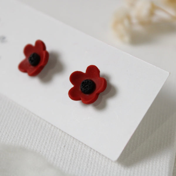 Poppy stud
